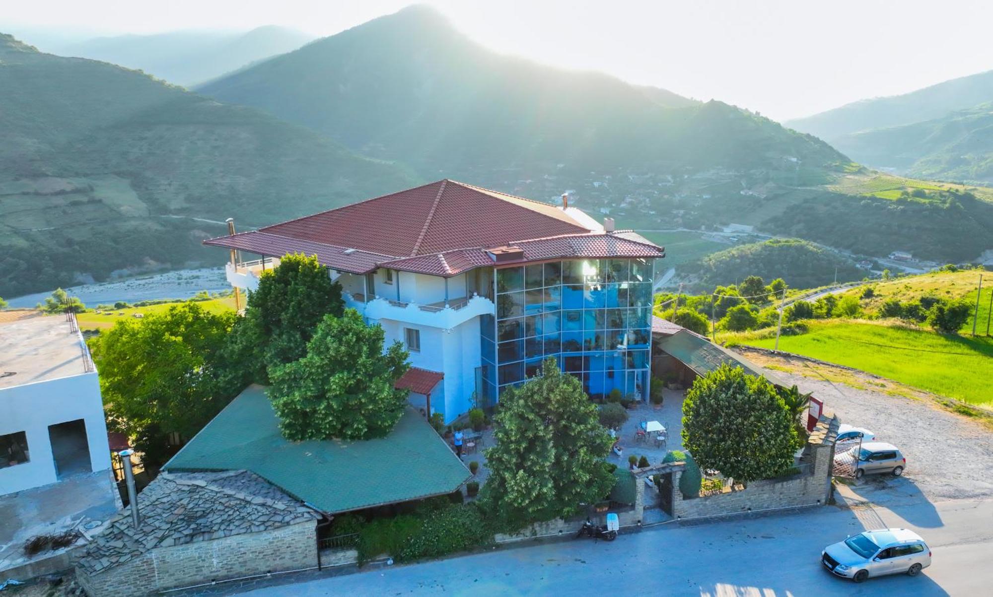 Hotel Kanione Cerenisht 외부 사진