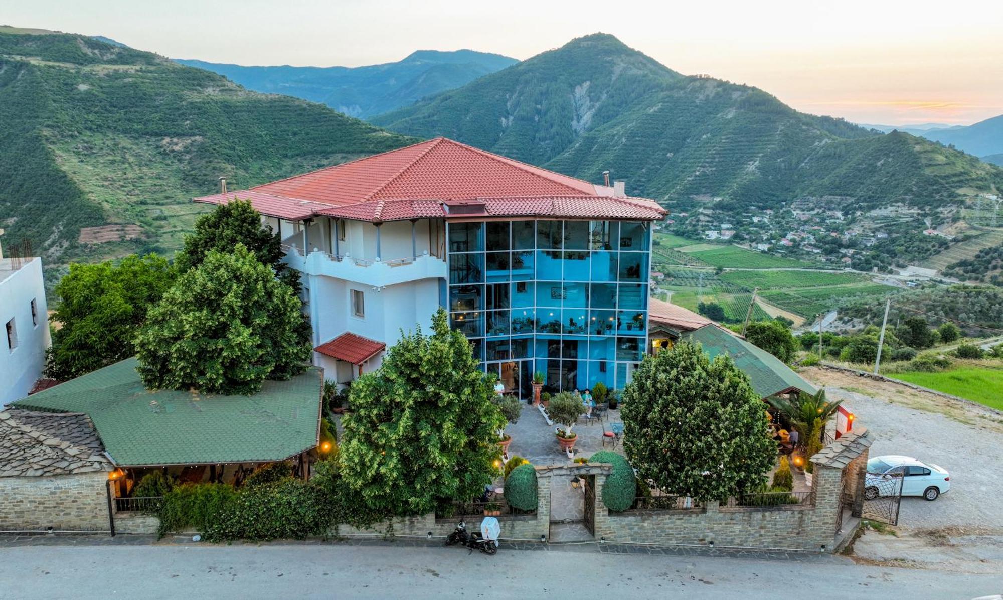 Hotel Kanione Cerenisht 외부 사진
