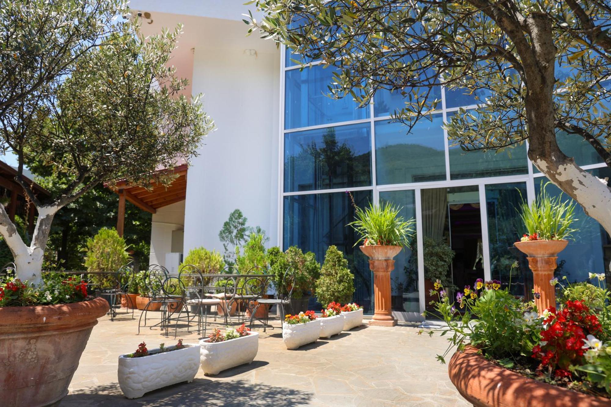Hotel Kanione Cerenisht 외부 사진