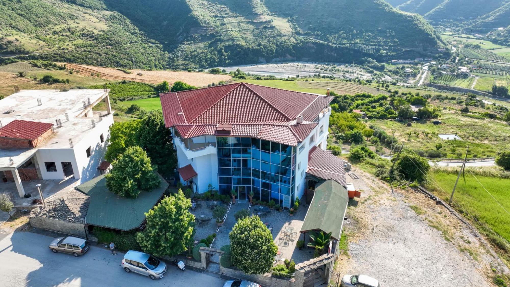 Hotel Kanione Cerenisht 외부 사진