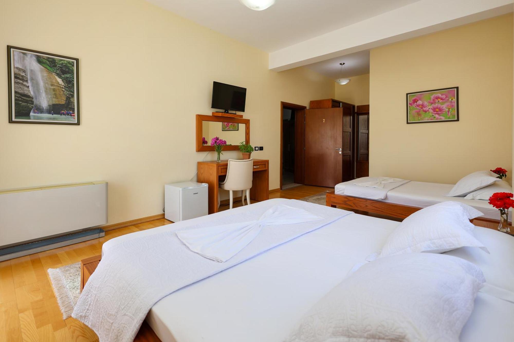 Hotel Kanione Cerenisht 외부 사진