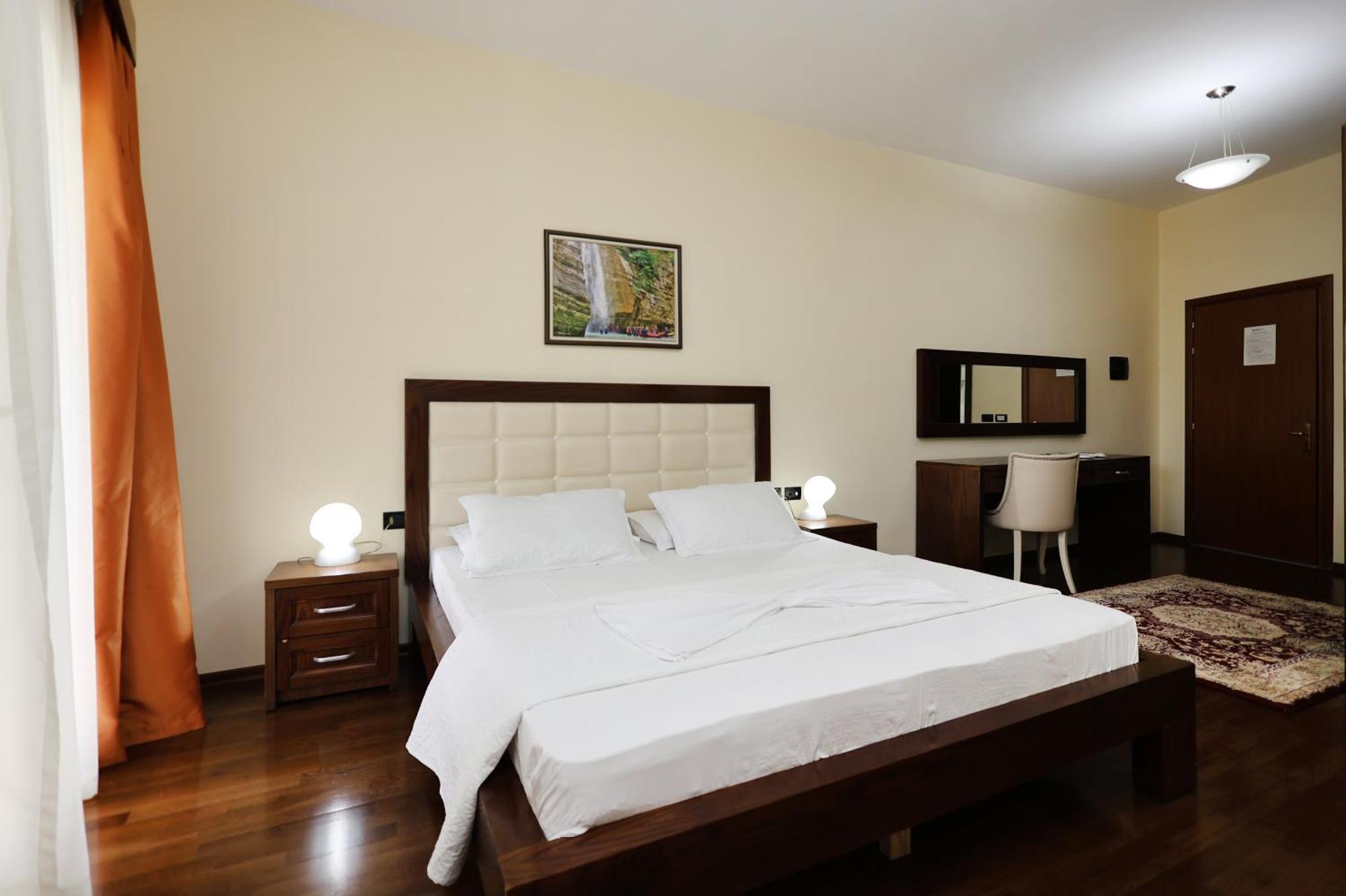 Hotel Kanione Cerenisht 외부 사진