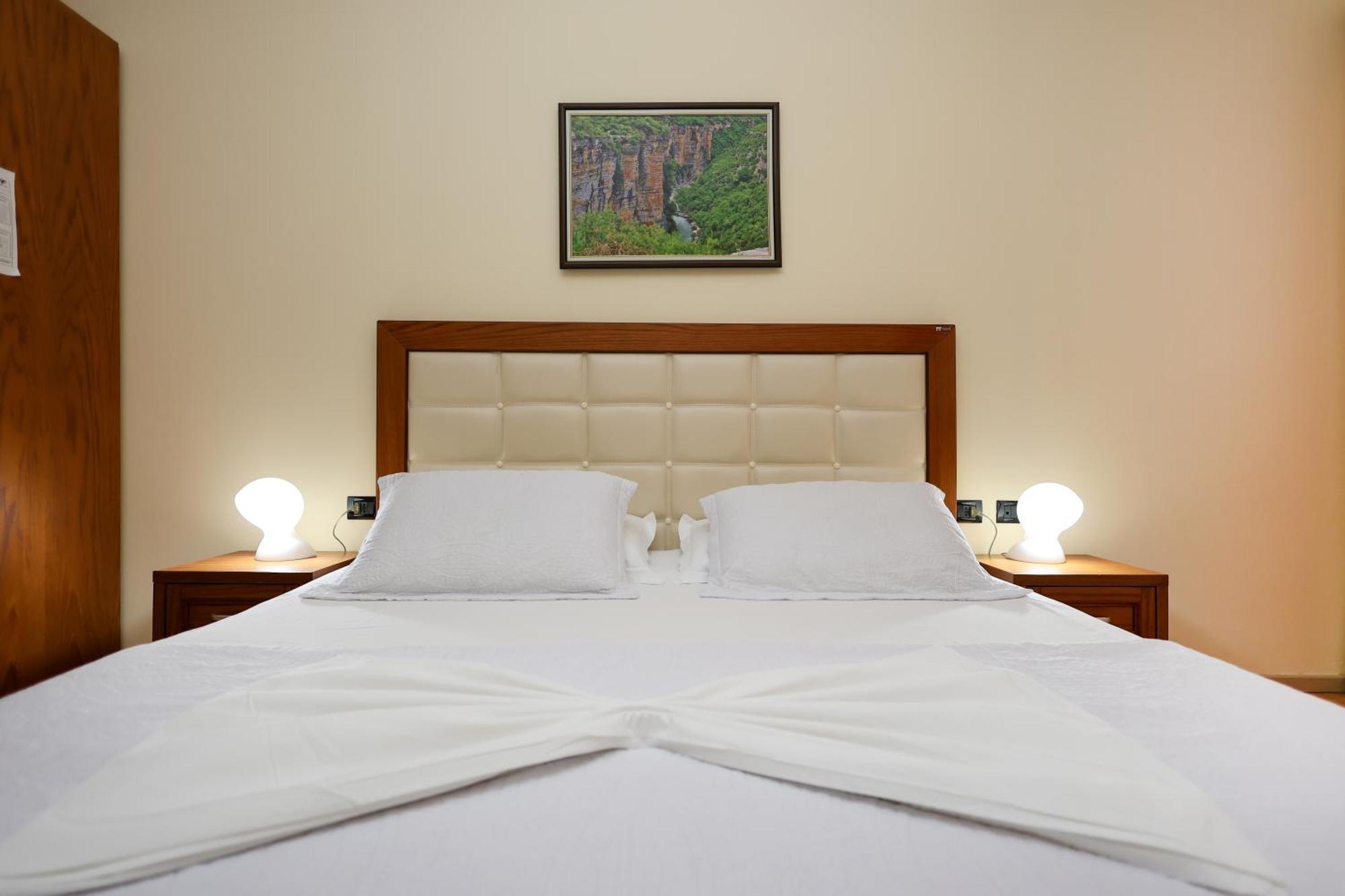 Hotel Kanione Cerenisht 외부 사진