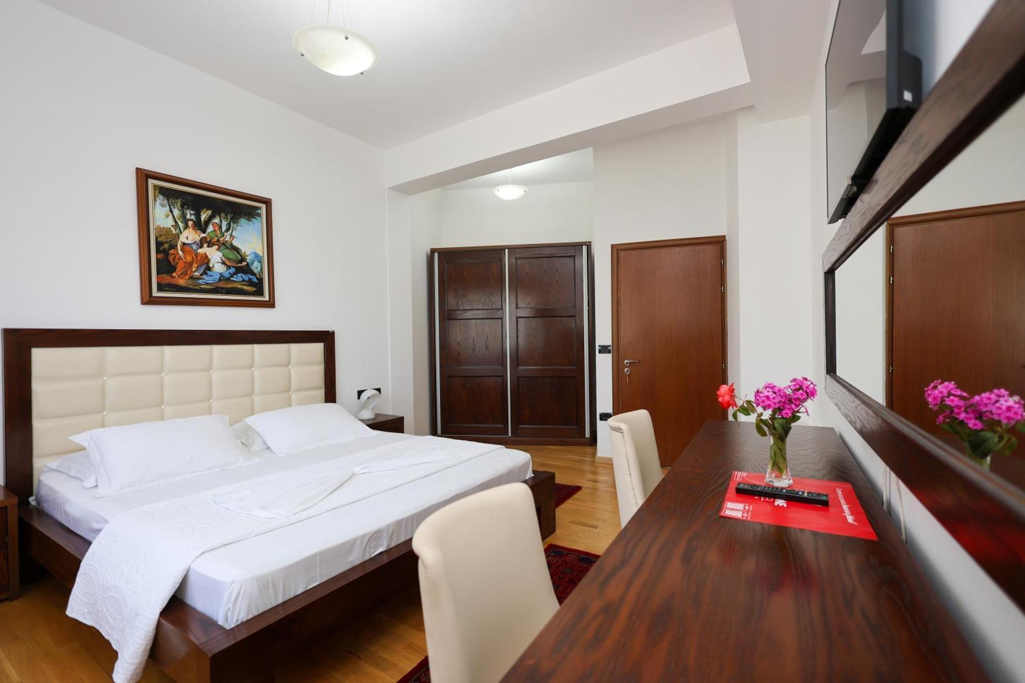 Hotel Kanione Cerenisht 외부 사진