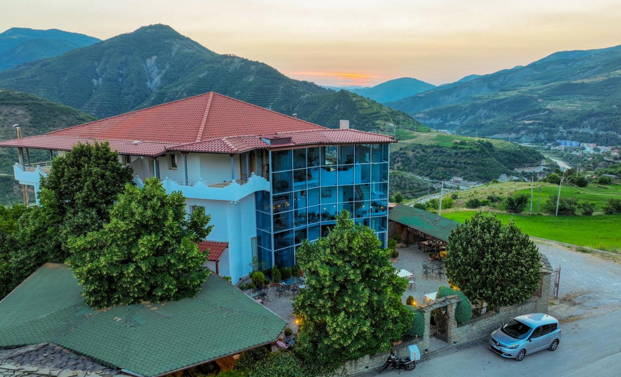 Hotel Kanione Cerenisht 외부 사진